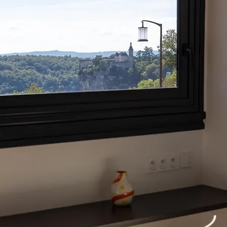 Szálloda Logis - Le Bellaroc - 2 Etoiles Et Restaurant 2*