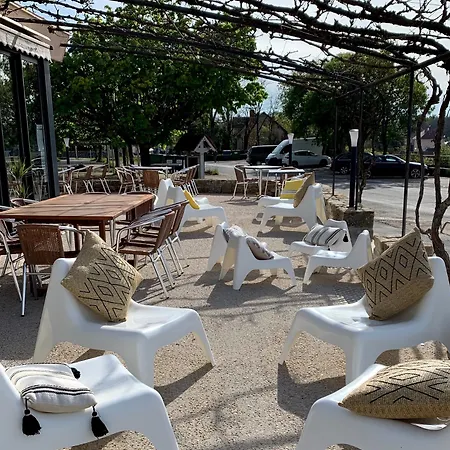 호텔 Logis - Le Bellaroc - 2 Etoiles Et Restaurant 로카마두르
