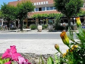 Logis - Le Bellaroc - 2 Etoiles Et Restaurant 호텔 로카마두르