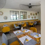 Logis - Le Bellaroc - 2 Etoiles Et Restaurant 호텔 2*