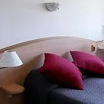 Logis - Le Bellaroc - 2 Etoiles Et Restaurant 로카마두르