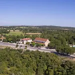 호텔 Logis - Le Bellaroc - 2 Etoiles Et Restaurant 2*