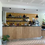 Logis - Le Bellaroc - 2 Etoiles Et Restaurant 호텔 2*