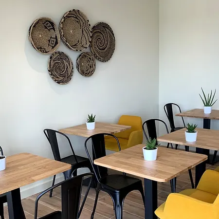 Logis - Le Bellaroc - 2 Etoiles Et Restaurant