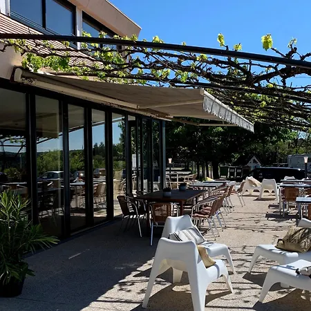 Logis - Le Bellaroc - 2 Etoiles Et Restaurant Рокамадур