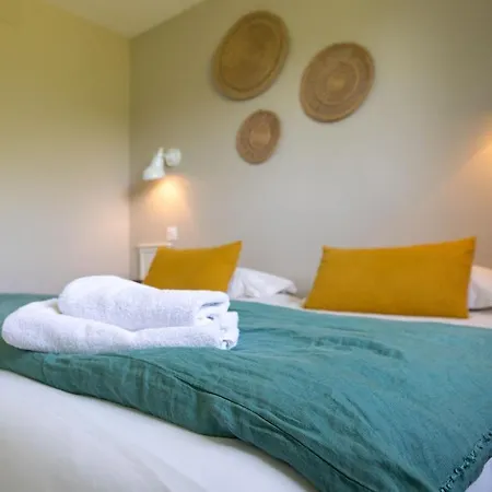 Logis - Le Bellaroc - 2 Etoiles Et Restaurant Отель 2*