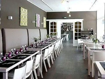 Logis - Le Bellaroc - 2 Etoiles Et Restaurant Отель 2*