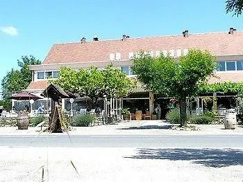 Logis - Le Bellaroc - 2 Etoiles Et Restaurant 罗卡马杜尔