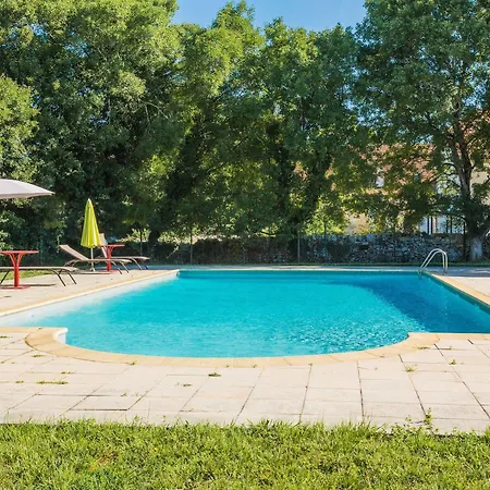 Logis - Le Bellaroc - 2 Etoiles Et Restaurant 2* 罗卡马杜尔