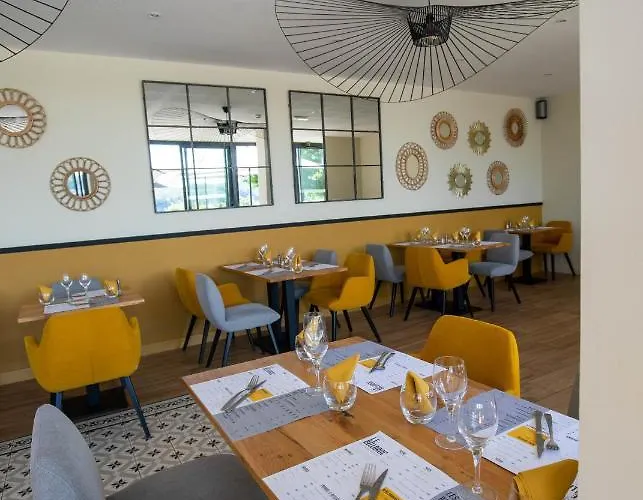 Logis - Le Bellaroc - 2 étoiles Et Restaurant Hotel 2*