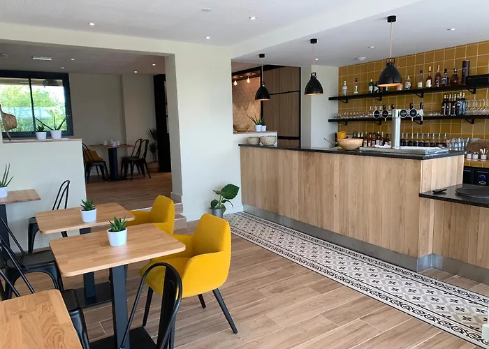 Logis - Le Bellaroc - 2 étoiles Et Restaurant 2*