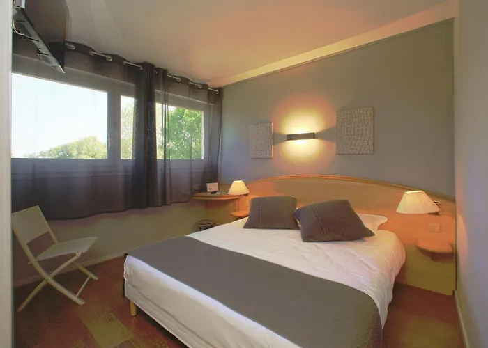 Logis - Le Bellaroc - 2 étoiles Et Restaurant Hotel 2*