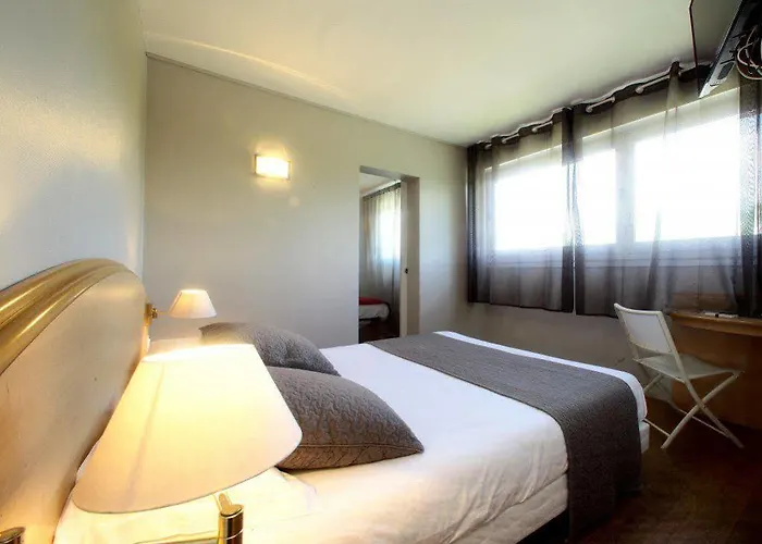 Logis - Le Bellaroc - 2 étoiles Et Restaurant